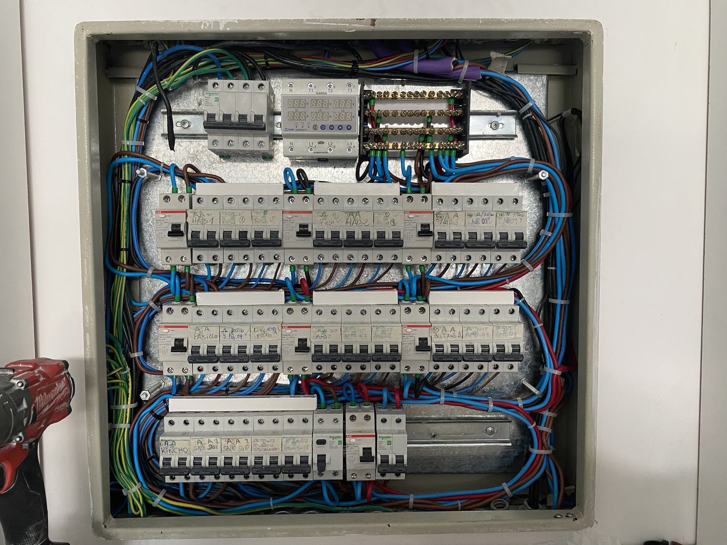 Cableado ordenado y rotulado
